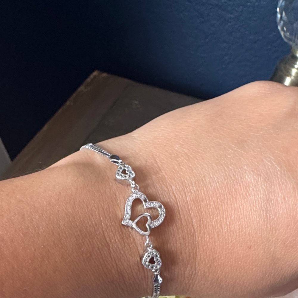 Elegant Silver Heart Bracelet